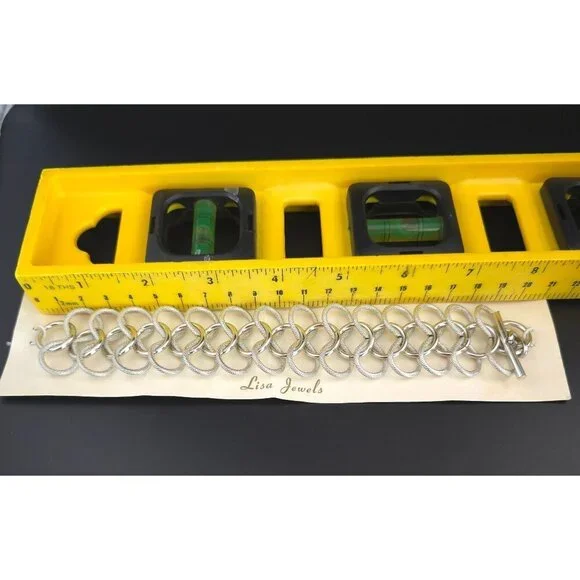 Vintage 80's Lisa Jewels Silver Chain Link Bracelet With Toggle Clasp - Picture 8 of 8